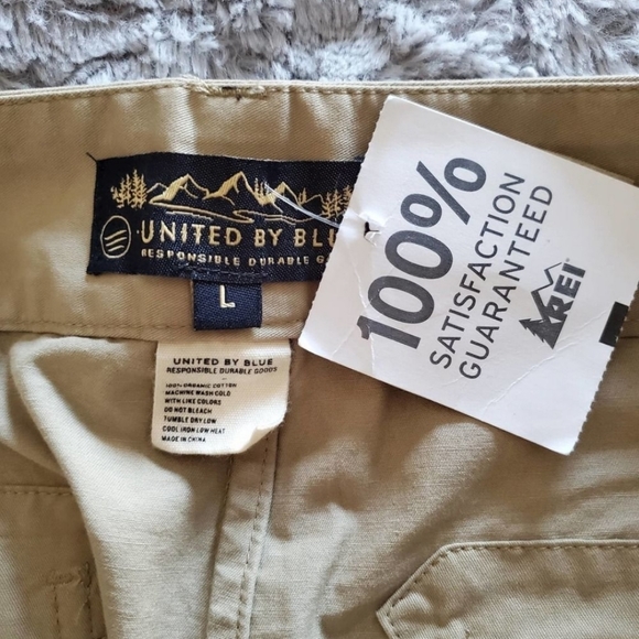NWT United by Blue khaki cargo shorts womens size L - Picture 3 of 3